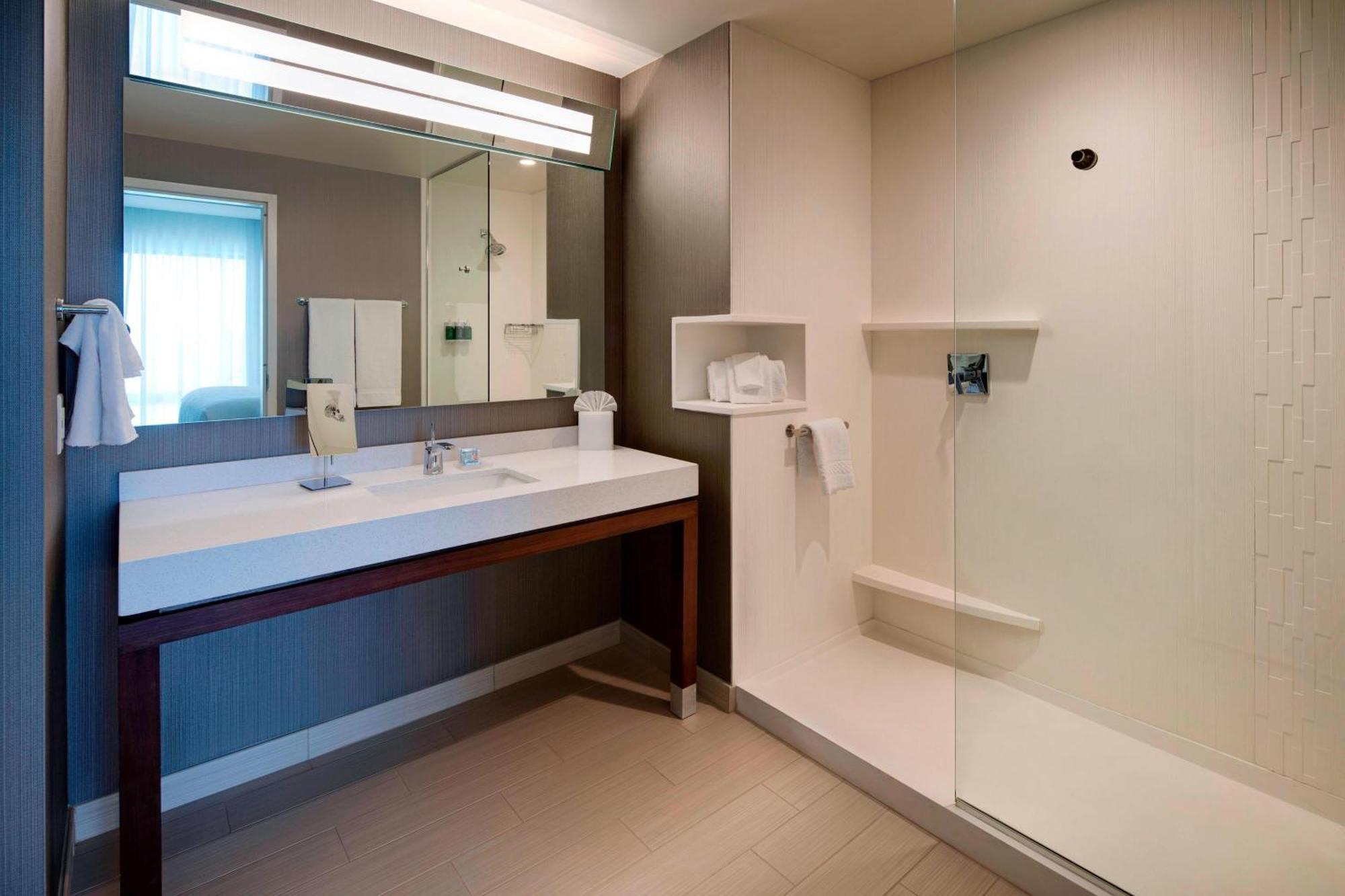 Courtyard By Marriott Atlanta Vinings/Galleria Смирна Экстерьер фото
